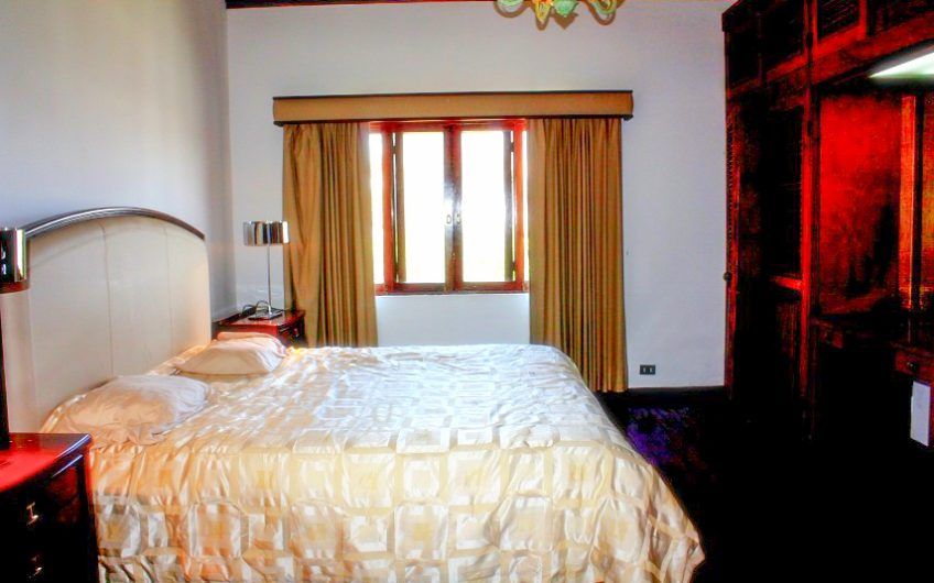 Apartamento de 3 habit.+ de servicio en Bello Horizonte Escazú