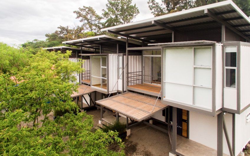 Condominio Minimalista en Alquiler en Lindora Santa Ana / Vista a la Montaña / Línea Blanca