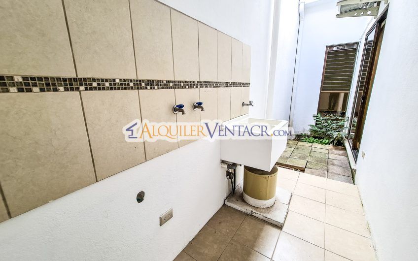 Alquiler Condominio Moderno en Bello Horizonte Escazú | 1 Planta | 2 Hab | Piscina | Seguridad 24/7