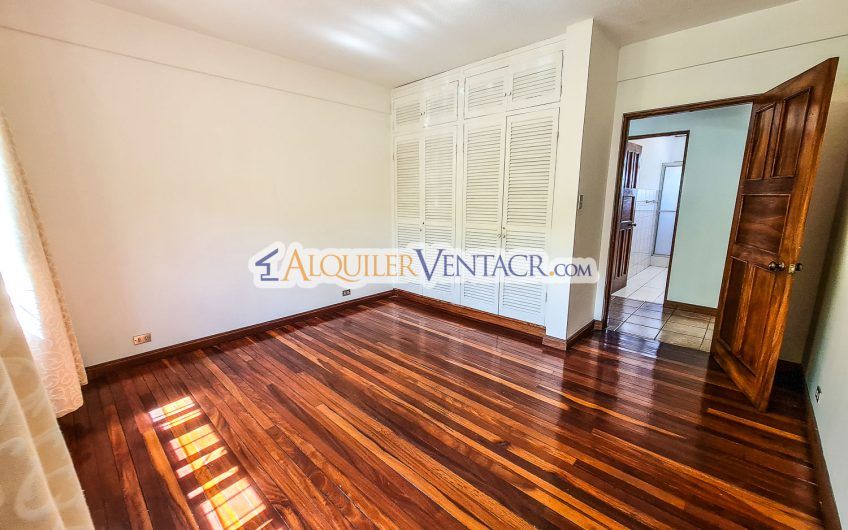 Apartamento con vista de 3 habit.+ de servicio Bello Horizonte Escazú