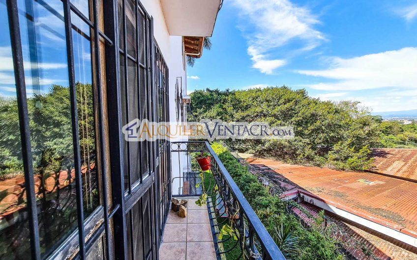 Apartamento con vista de 3 habit.+ de servicio Bello Horizonte Escazú