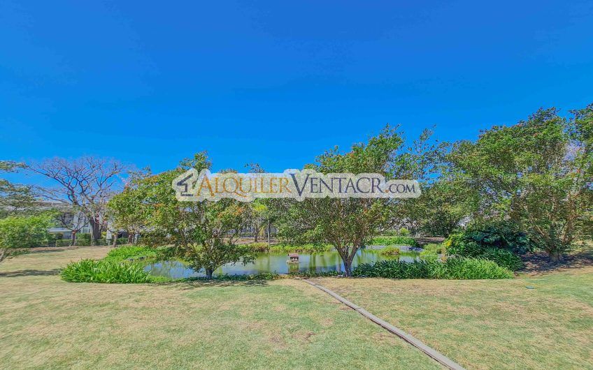 La Hacienda del Bosque Santa Ana Río Oro! Lote plano de 843 m2