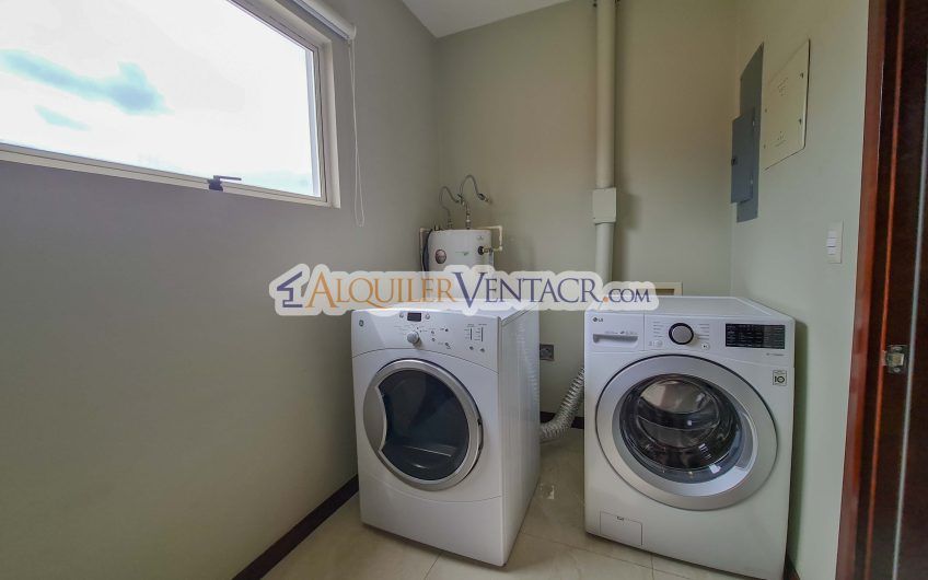 Lujoso apartamento amueblado de 2 habit. en San Rafael Escazú