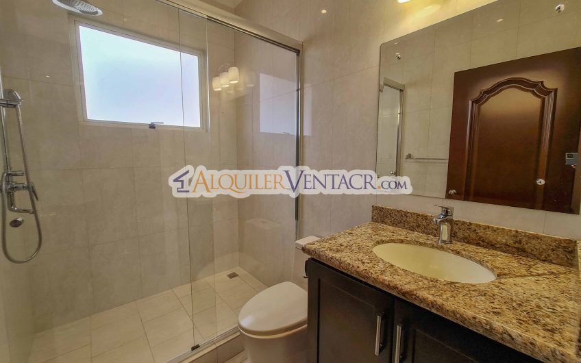 Lujoso apartamento amueblado de 2 habit. en San Rafael Escazú