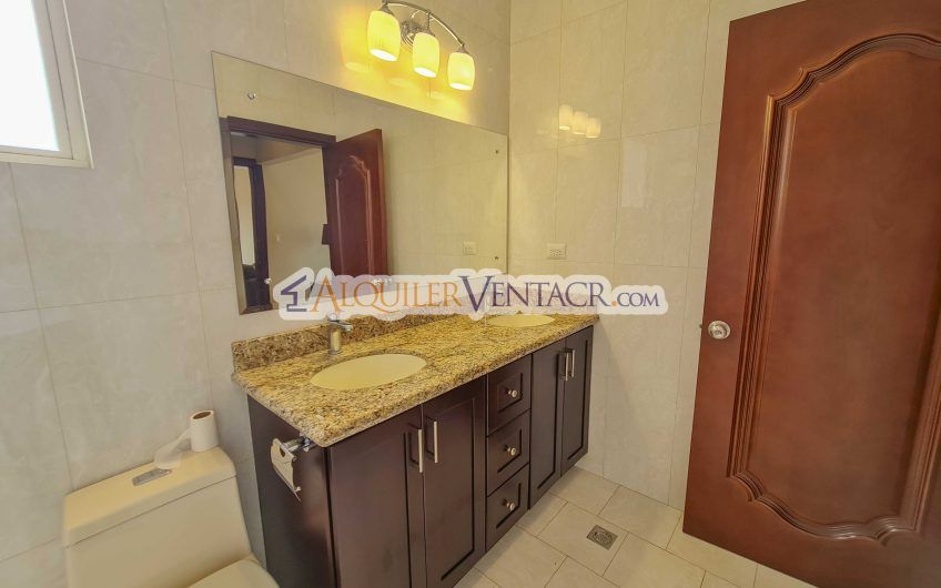 Lujoso apartamento amueblado de 2 habit. en San Rafael Escazú