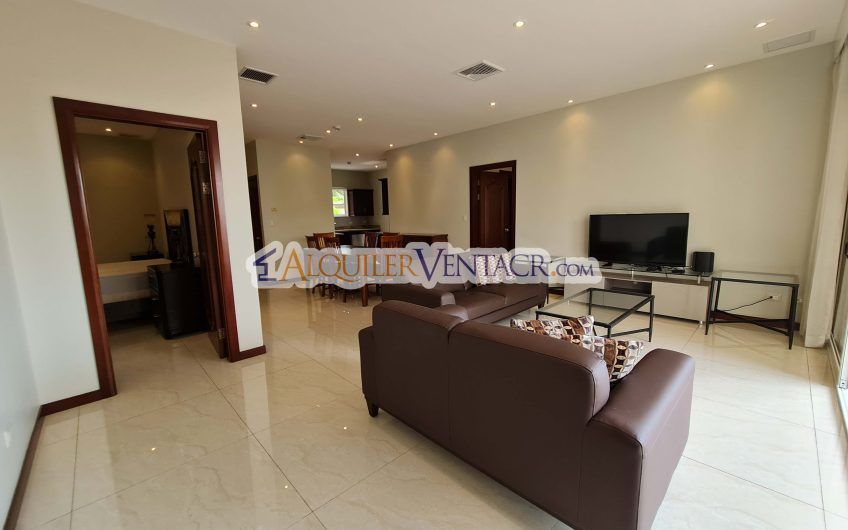 Lujoso apartamento amueblado de 2 habit. en San Rafael Escazú