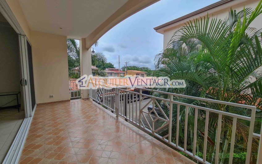 Lujoso apartamento amueblado de 2 habit. en San Rafael Escazú