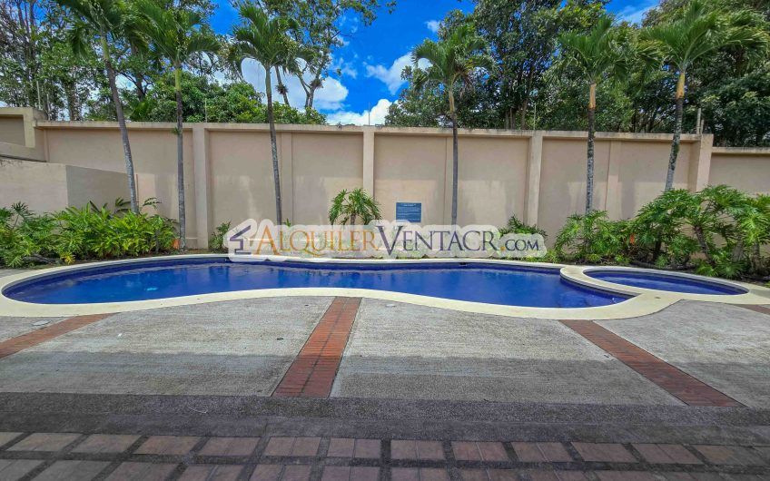 Condo de 305 m2 de 4 habit. en Trejos Montealegre x Avenida Escazú