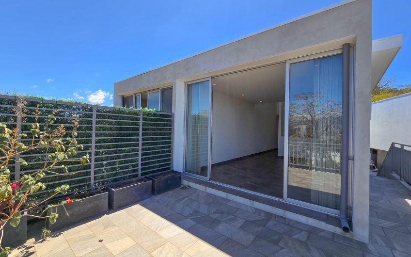 The Ivy Guachipelín Escazú! Apartamento de un nivel con terrazas y vista