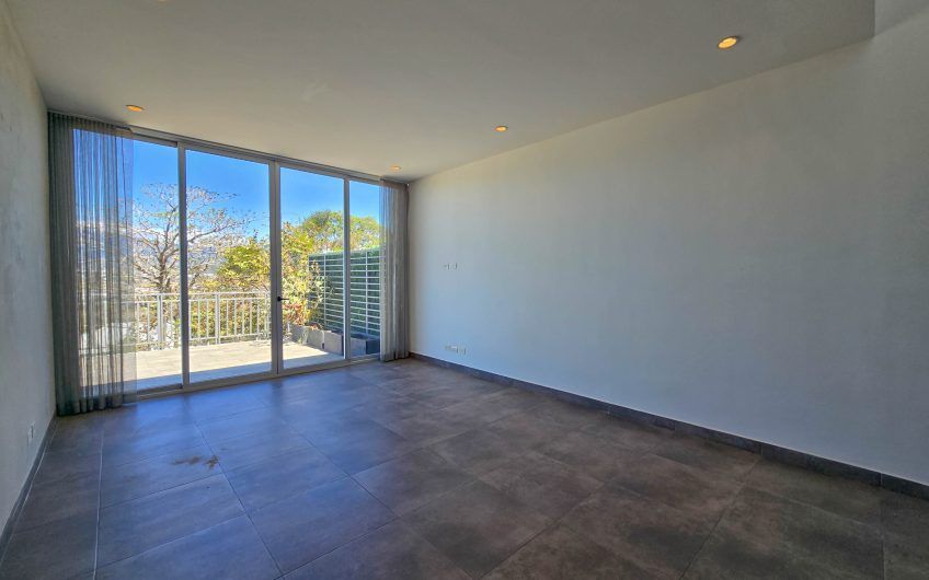 The Ivy Guachipelín Escazú! Apartamento de un nivel con terrazas y vista