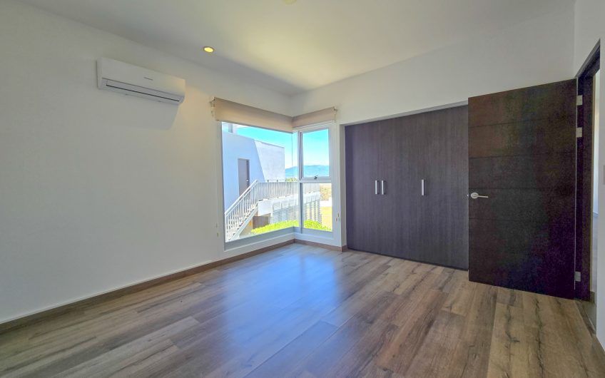 The Ivy Guachipelín Escazú! Apartamento de un nivel con terrazas y vista