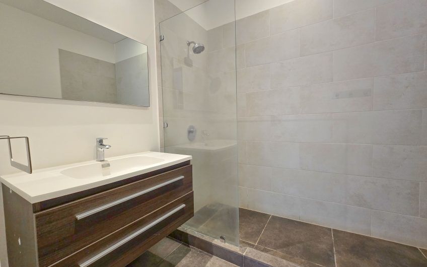 The Ivy Guachipelín Escazú! Apartamento de un nivel con terrazas y vista