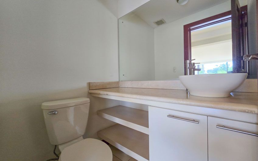 Apartamento de 3 habit. de 300 m2 y vista en Bello Horizonte Escazú