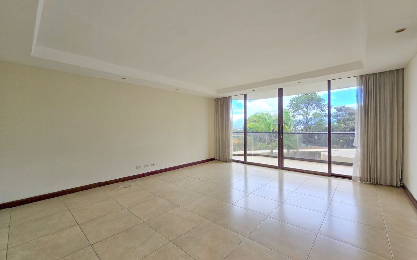 Apartamento de 3 habit. de 300 m2 y vista en Bello Horizonte Escazú