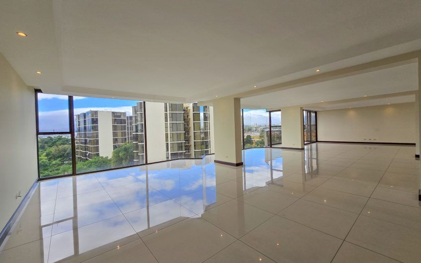 Apartamento de 330 m2 con full vista en Bello Horizonte Escazú