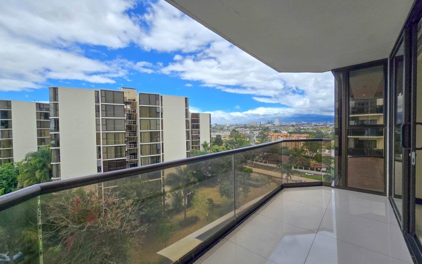 Apartamento de 330 m2 con full vista en Bello Horizonte Escazú