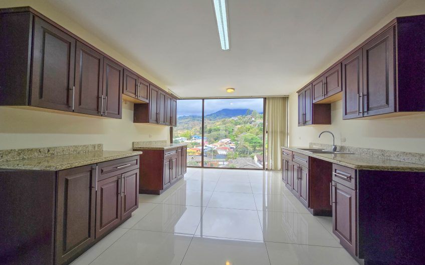 Apartamento de 330 m2 con full vista en Bello Horizonte Escazú