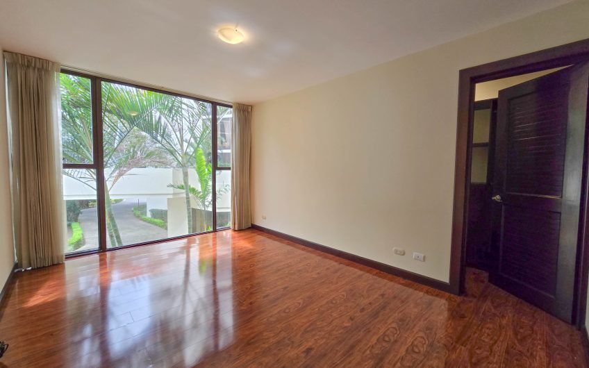 Lujoso apartamento de 315 m2 en Bello Horizonte Escazú