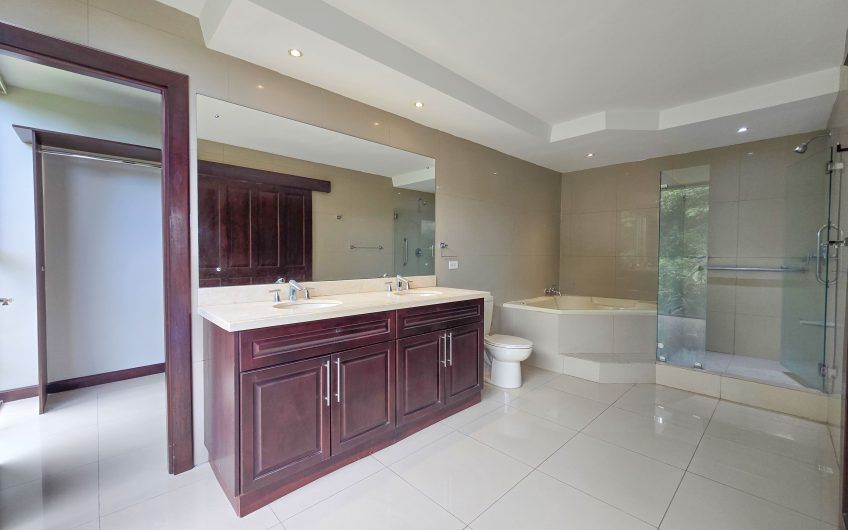 Lujoso apartamento de 315 m2 en Bello Horizonte Escazú