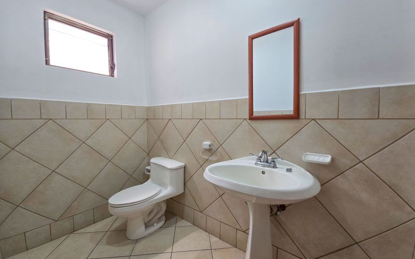 Condo de 305 m2 de 4 habit. en Trejos Montealegre x Avenida Escazú