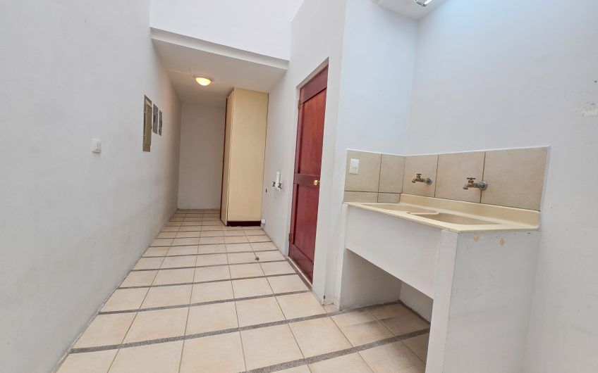 Condo de 305 m2 de 4 habit. en Trejos Montealegre x Avenida Escazú