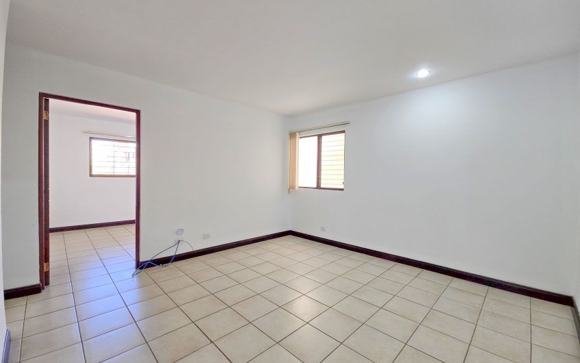 Condo de 305 m2 de 4 habit. en Trejos Montealegre x Avenida Escazú