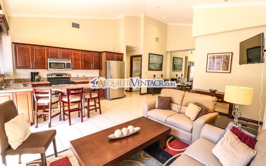 Penthouse amueblado de 2 habit. en San Rafael Escazú