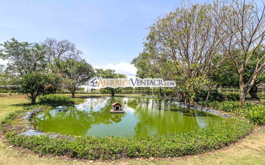 La Hacienda del Bosque Santa Ana Río Oro! Lote plano de 843 m2